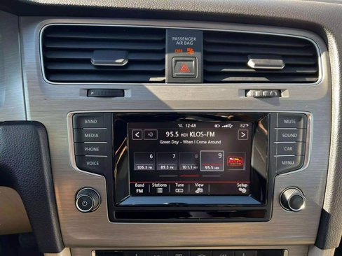 Used 2015 Volkswagen Golf TDI SE image 27