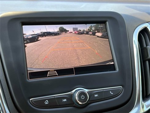 Used 2023 Chevrolet Equinox LT image 27