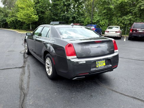 Used 2016 Chrysler 300 Limited image 5