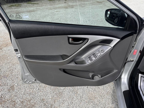 Used 2013 Hyundai Elantra GLS image 9