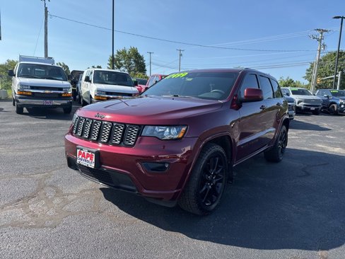 Used 2017 Jeep Grand Cherokee Altitude image 9