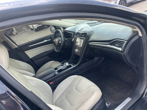 Used 2018 Ford Fusion Titanium image 17