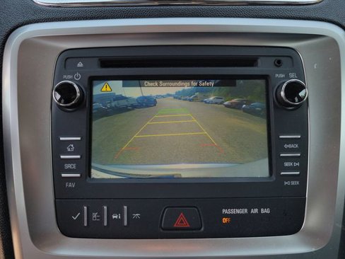 Used 2016 GMC Acadia SLE image 14