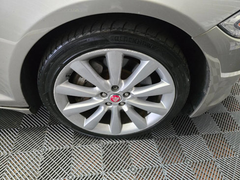 Used 2014 Jaguar XF 3.0 image 37