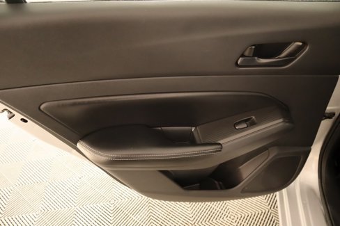 Used 2024 Nissan Altima 2.5 SV image 15