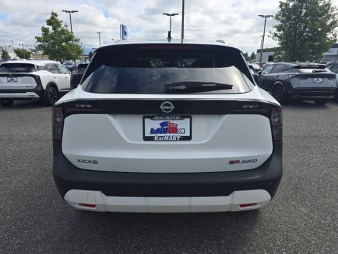 New 2025 Nissan Kicks SR w/ SR Premium Package image 5