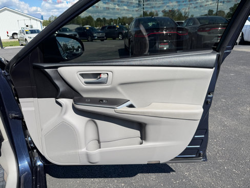 Used 2016 Toyota Camry LE image 19