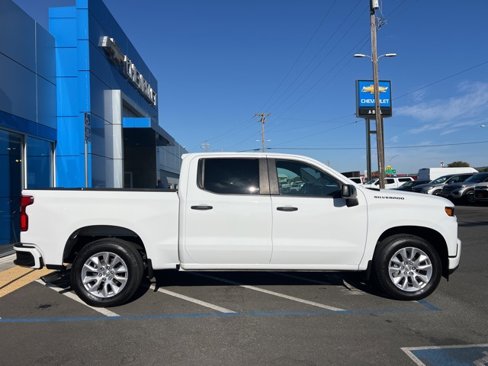 Used 2021 Chevrolet Silverado 1500 Custom w/ LPO, Dark Essentials Package image 4