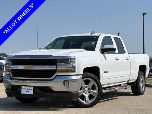Used 2018 Chevrolet Silverado 1500 LT w/ Texas Edition image 2