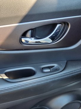 Used 2015 Nissan Rogue SV image 25