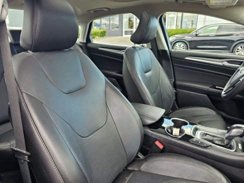 Used 2016 Ford Fusion Energi Titanium w/ Driver Assist Package image 12
