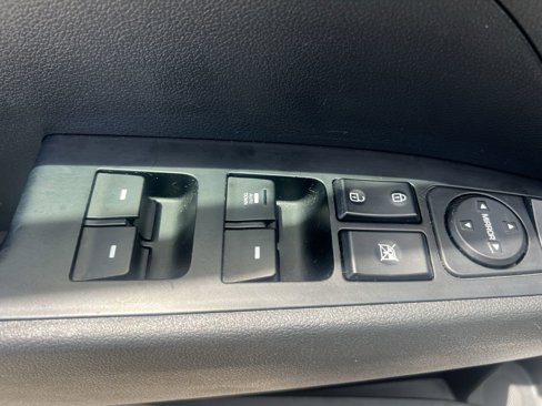 Used 2020 Hyundai Elantra SE w/ Cargo Package (C1) image 17