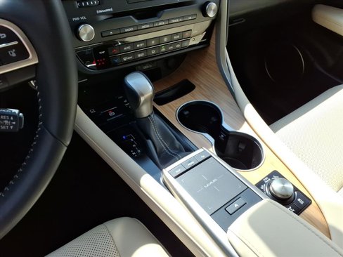 Used 2021 Lexus RX 350L Premium w/ Premium Package image 19