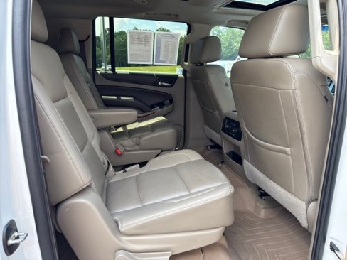 Used 2017 Chevrolet Suburban Premier image 13