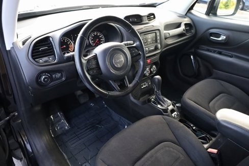 Used 2017 Jeep Renegade Altitude image 10