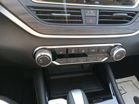 New 2024 Nissan Altima 2.5 SV w/ SV Premium Package image 15