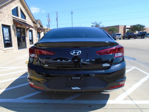 Used 2020 Hyundai Elantra SE w/ Cargo Package (C1) image 6