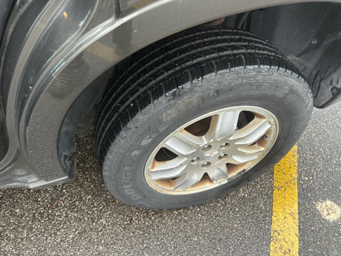 Used 2011 Mitsubishi Endeavor LS image 26