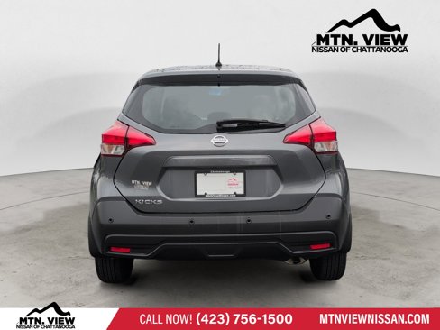 Used 2020 Nissan Kicks S image 4