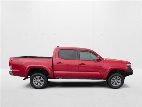 Used 2017 Toyota Tacoma SR5 image 4