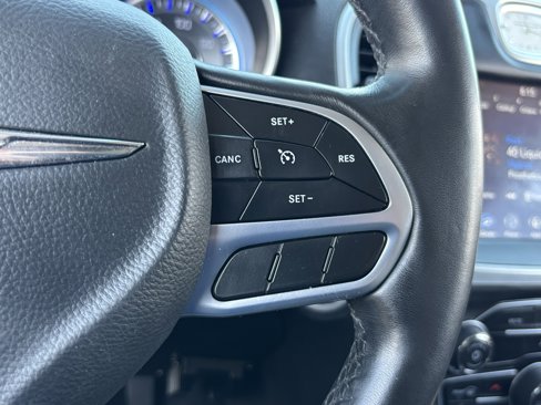 Used 2020 Chrysler 300 Touring image 22