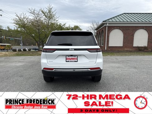 New 2025 Jeep Grand Cherokee Laredo X image 4