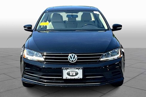 Used 2017 Volkswagen Jetta SE image 3