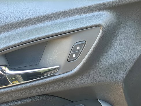 New 2025 Chevrolet Trax RS w/ Sunroof Package image 16