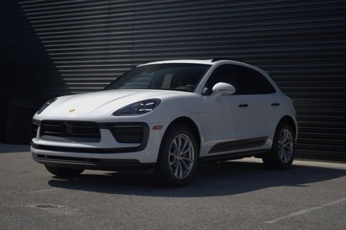 Certified 2023 Porsche Macan image 1