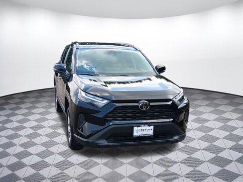 Used 2023 Toyota RAV4 XLE image 6