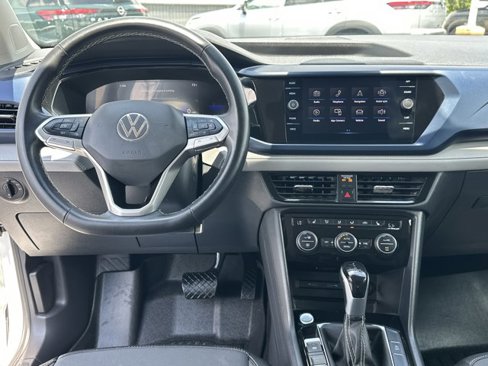 Used 2024 Volkswagen Taos SE image 7