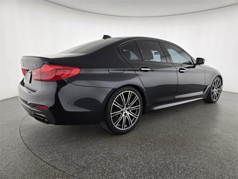 Used 2018 BMW M550i xDrive image 2