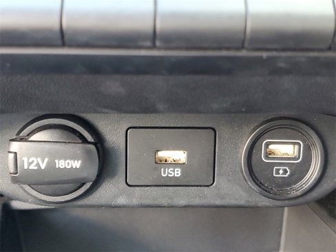 Certified 2023 Hyundai Elantra SEL image 21