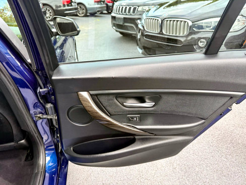 Used 2018 BMW 320i Sedan image 26