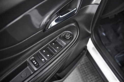 Used 2020 Buick Encore Preferred image 11