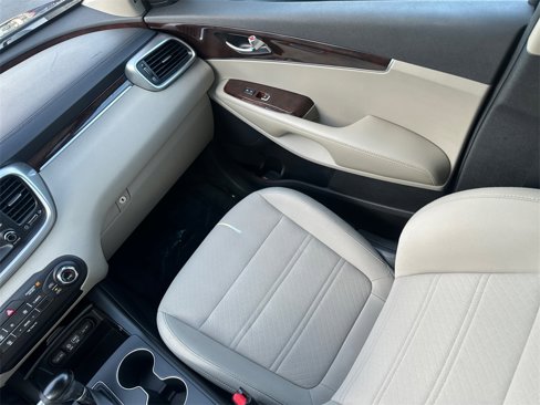Used 2018 Kia Sorento L image 25