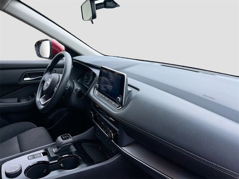 Used 2024 Nissan Rogue SV image 28
