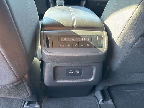 Used 2022 Nissan Pathfinder SV w/ SV Premium Package image 24
