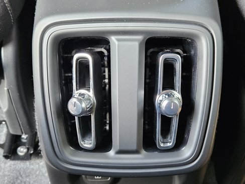 New 2026 Volvo XC40 B5 Core image 19