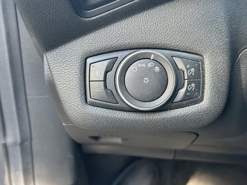 Used 2019 Ford Escape SE image 20