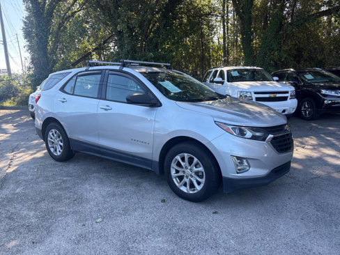 Used 2019 Chevrolet Equinox LS image 3
