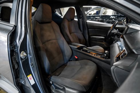 Used 2018 Toyota C-HR XLE image 36