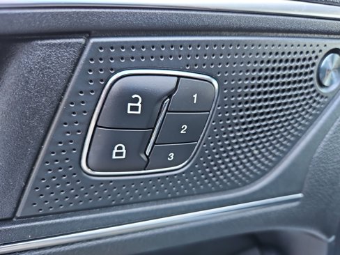 Used 2022 Ford Edge Titanium image 14