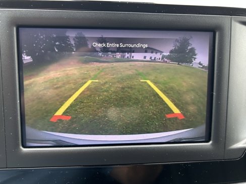 Used 2023 Chrysler Voyager LX image 25