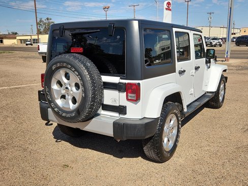 Used 2015 Jeep Wrangler Unlimited Sahara w/ Connectivity Group image 4