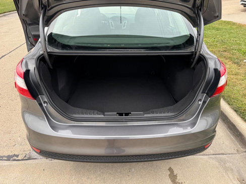 Used 2013 Ford Focus SE w/ SE Winter Pkg image 10