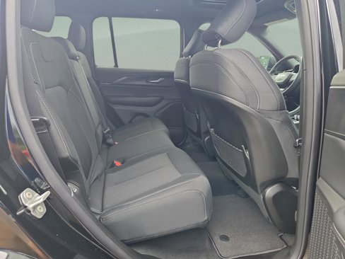 New 2025 Jeep Grand Cherokee Laredo image 22
