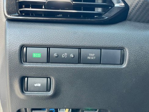 Certified 2024 Nissan Sentra SV image 14