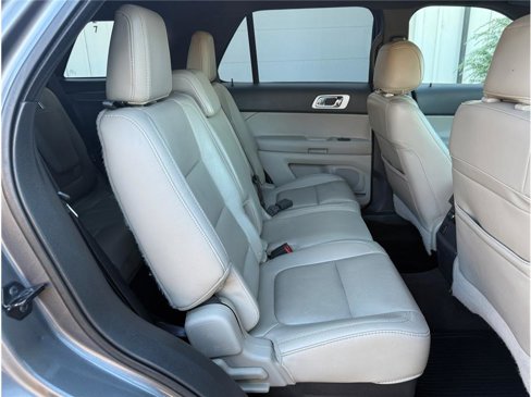 Used 2013 Ford Explorer XLT image 33