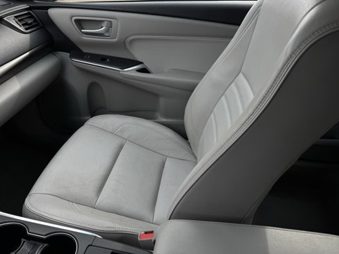 Used 2016 Toyota Camry XLE image 19